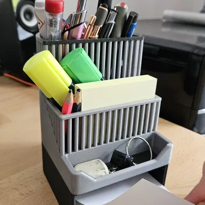 Giá đỡ bút thiết kế hiện đại cho bàn làm việc