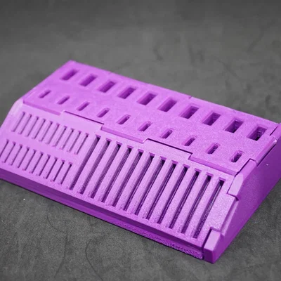 Giá đỡ USB và thẻ SD gập lại tiện lợi