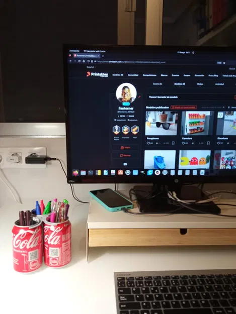 Giá đỡ bút làm từ lon nước uống - Image 2