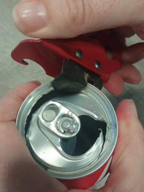 Giá đỡ bút làm từ lon nước uống - Image 4