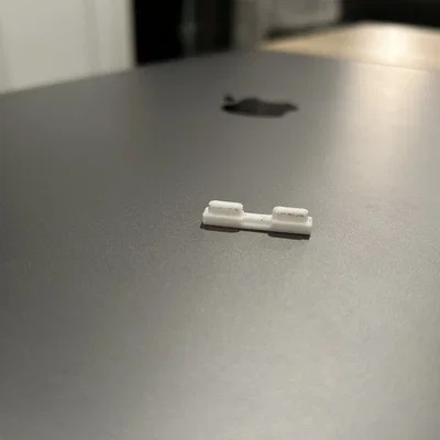 Bảo vệ cổng USB-C cho Macbook Pro khỏi bụi bẩn