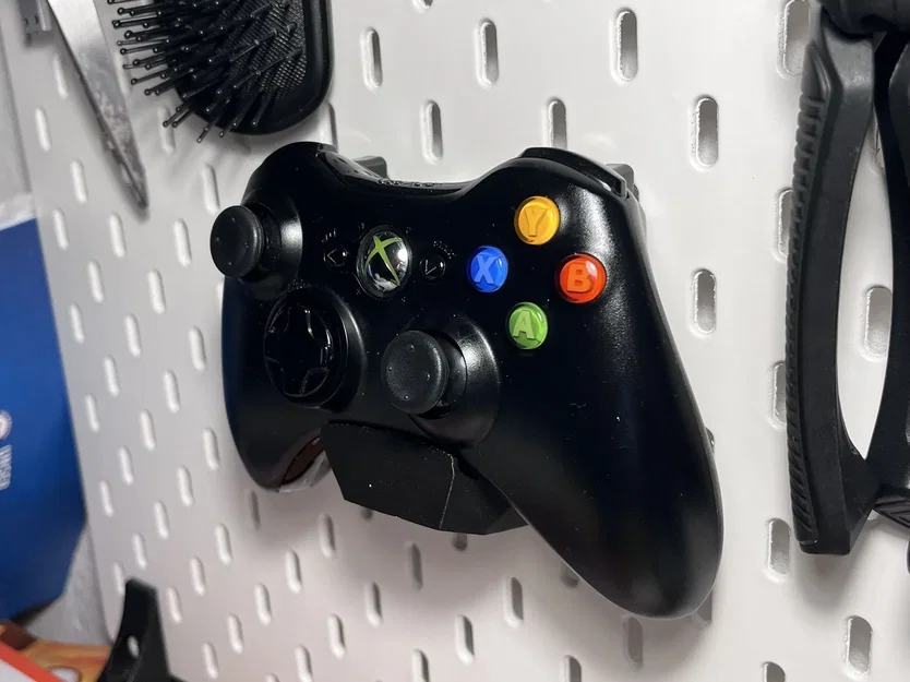 Giá đỡ tay cầm XBOX360 treo trên bảng Skadis của Ikea - Image 1
