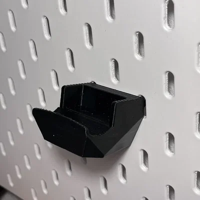 Giá đỡ tay cầm XBOX360 treo trên bảng Skadis của Ikea