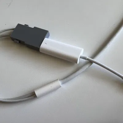 Vỏ cáp cho màn hình Thunderbolt Display 27 inch của Apple