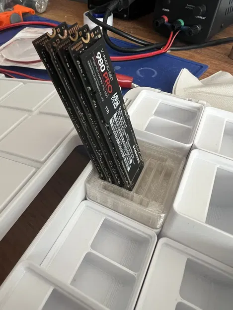 Giá đỡ SSD Gridfinity m.2 x9 1x1x2 cho tổ chức hiệu quả - Image 1