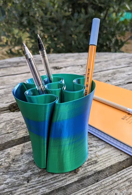 Giá đỡ bút hình khối ghép cho người yêu đố vui - Image 3