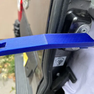 Công cụ giữ cửa sau RAM Promaster mở cho thông gió