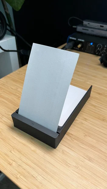 Giá đỡ danh sách việc cần làm bằng vật liệu thực tế - Image 3