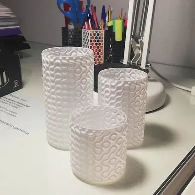 Bình hoa Truchet xoắn ốc độc đáo với hoa văn riêng biệt