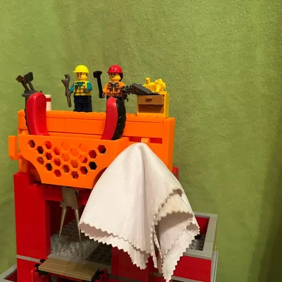 Giá đỡ công cụ đa năng với họa tiết LEGO