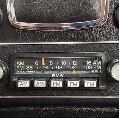 Núm điều chỉnh radio Blaupunkt Frankfurt cho BMW 2002