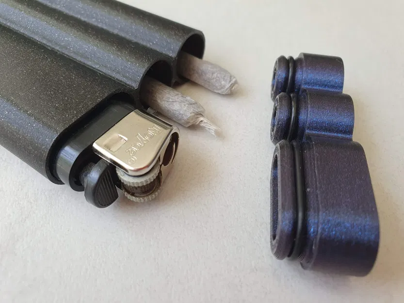 Vỏ đựng hai điếu thuốc và bật lửa - Image 1