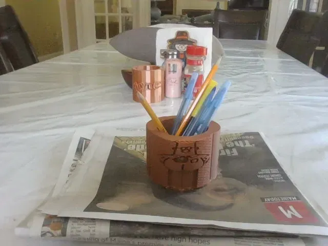 Giá đỡ bút Dilbert hài hước cho dân văn phòng - Image 1