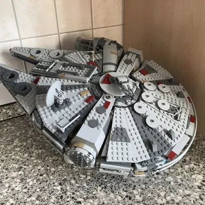Giá đỡ cho mô hình LEGO Millennium Falcon 75257