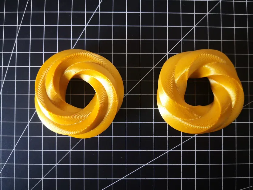 Bánh donut xoắn hình xoáy nghệ thuật 3D - Image 1