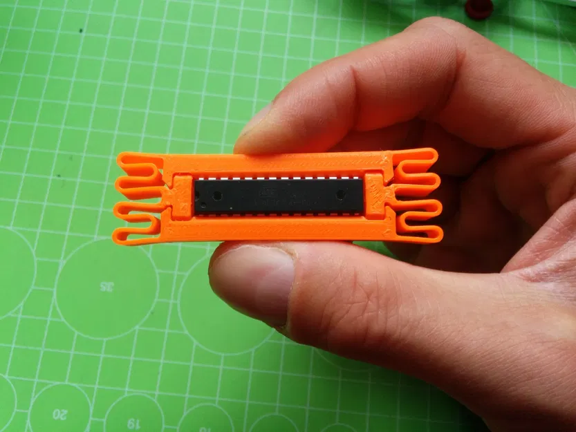 Công cụ chỉnh thẳng chân IC DIP tiện lợi - Image 3