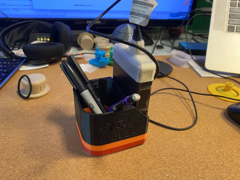 Giá đỡ ổ đĩa di động và cốc bút cho ổ cứng Western Digital - Image 1