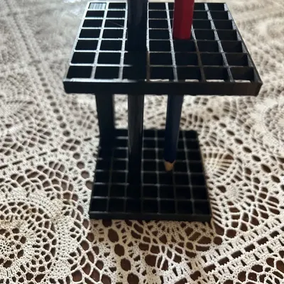 Giá đỡ bút tối giản kiểu dáng chống trọng lực