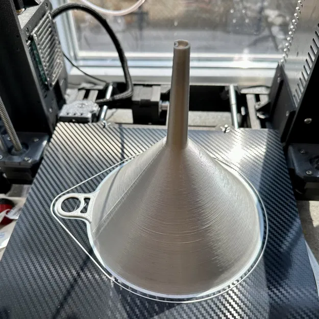 Phễu hình nón đơn giản cho nhà bếp - Image 1