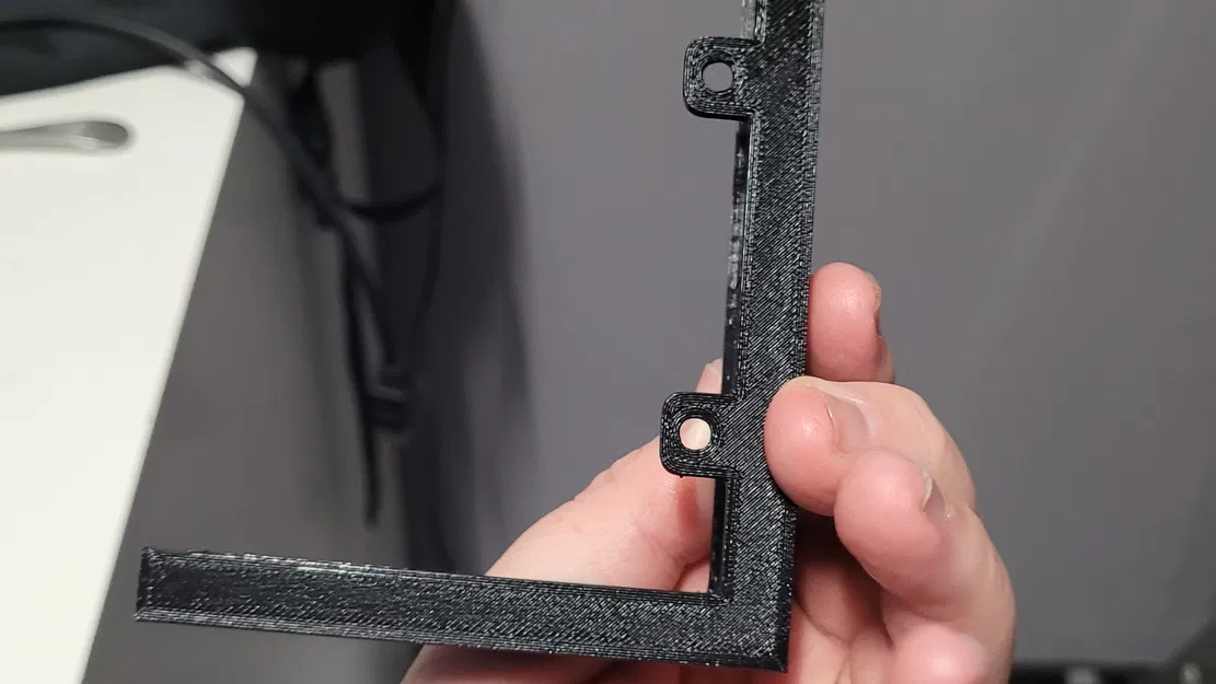 Giá đỡ tường cho Galaxy Tab A trong bao bì - Image 2