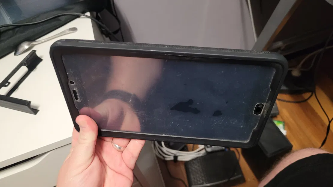 Giá đỡ tường cho Galaxy Tab A trong bao bì - Image 8