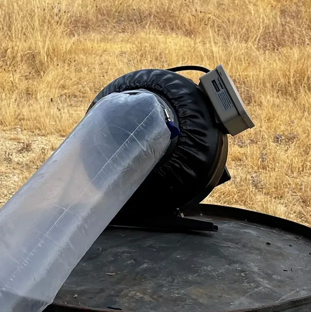 Khe hở giữa ống dẫn mỏng và kẹp ống kim loại cho mặt nạ ... - Image 1