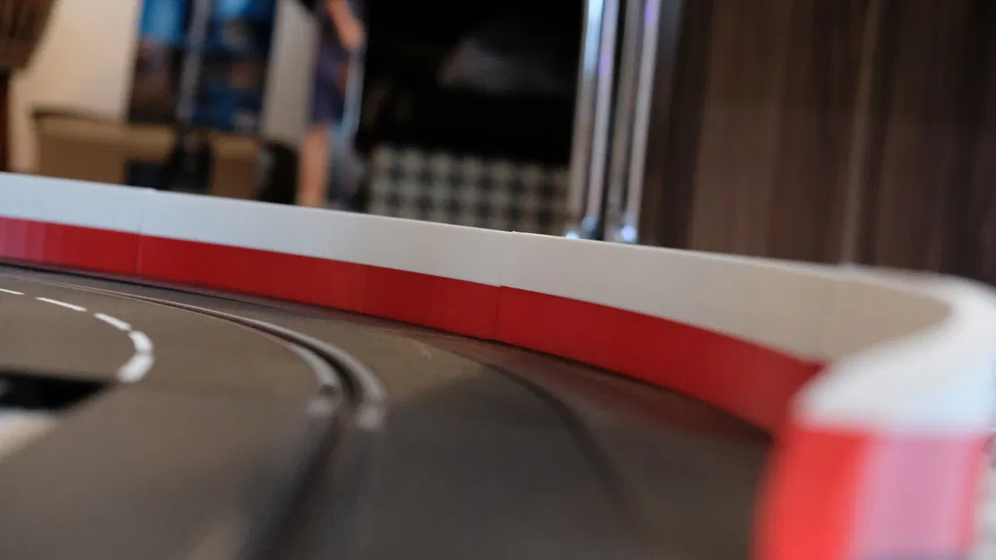 Khu vực an toàn đường đua Carrera với rào chắn 1:32 - Image 18