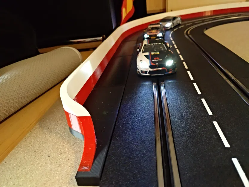 Khu vực an toàn đường đua Carrera với rào chắn 1:32 - Image 19