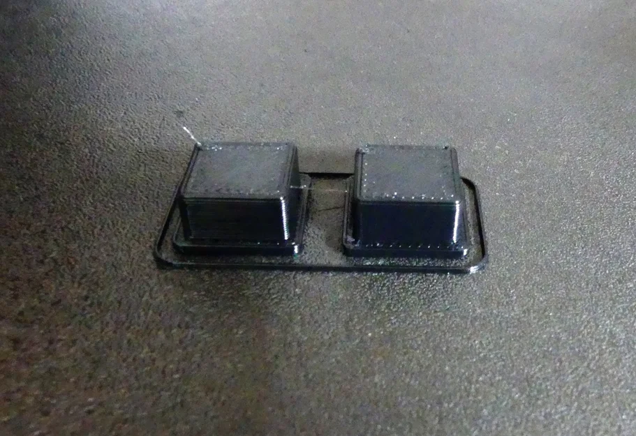 Nắp đậy cho ống vuông 20 x 20 x 1,5 mm - Image 2