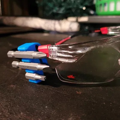 Giá đỡ bit gắn kính bảo hộ an toàn