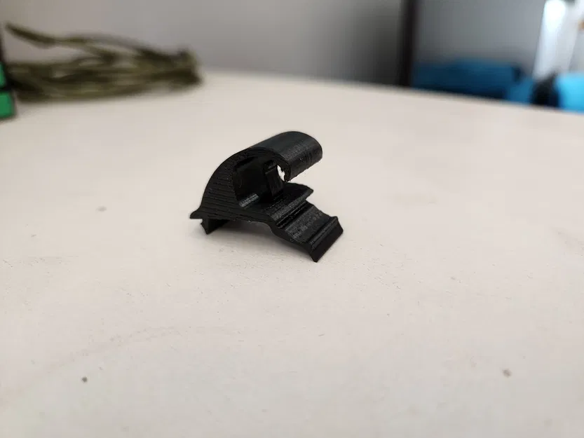 Móc che nắng sau cho Renault Laguna - Image 3