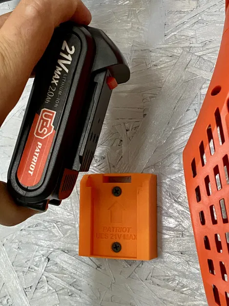 Giá treo pin Patriot UES 21V MAX không cần giá đỡ - Image 3