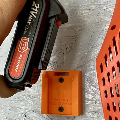 Giá treo pin Patriot UES 21V MAX không cần giá đỡ