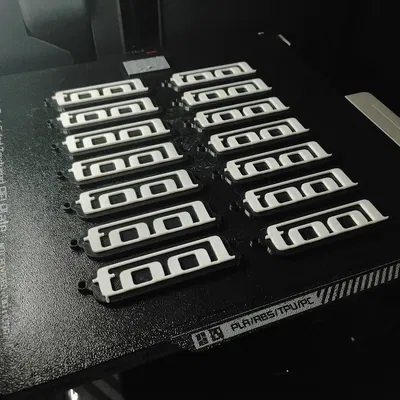 Móc chìa khóa hình dụng cụ độc đáo