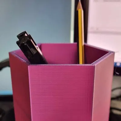 Giá đỡ bút Hexi hiện đại cho bàn làm việc của bạn