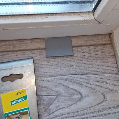 Công cụ hỗ trợ lắp đặt sàn vinyl cho khe hẹp