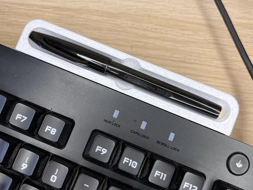 Giá đỡ bút gắn bàn phím tiện lợi cho công việc - Image 1