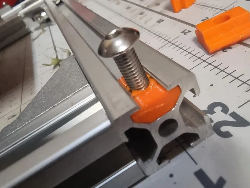 Bu-lông kênh M5 2020 cho nhôm định hình 2020 - Image 1