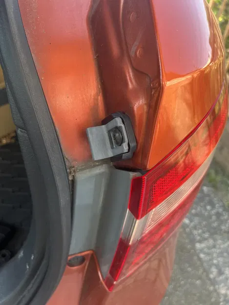 DStop cốp sau cho LADA Vesta SW Cross 2019 - Image 2