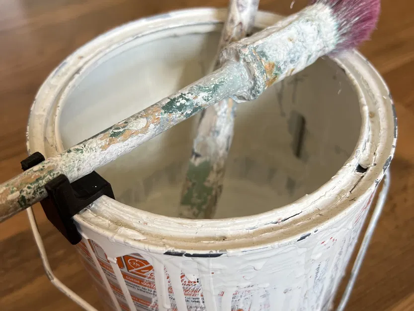 Giá đỡ cọ cho hộp sơn - Image 1