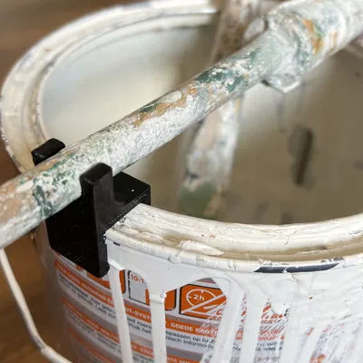 Giá đỡ cọ cho hộp sơn