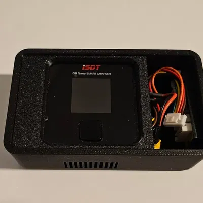 Vỏ sạc ISDT Q6 Nano với cổng USB-C