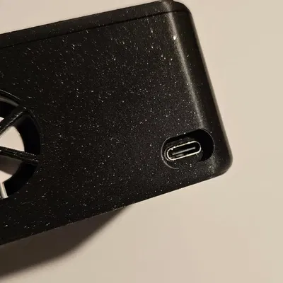 Vỏ sạc ISDT Q6 Nano với cổng USB-C