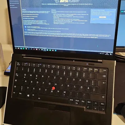 Giá đỡ bàn cho Thinkpad X1 Carbon Gen 9 cạnh màn hình ngoài