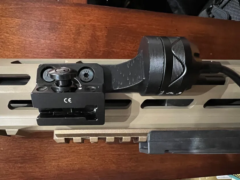 Công tắc áp lực OLight cho đèn pin và giá đỡ an toàn - Image 1