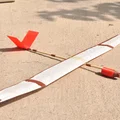 Glider V-5: Máy bay giấy bay tay với cánh bọc giấy - Thumbnail 1