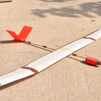 Glider V-5: Máy bay giấy bay tay với cánh bọc giấy