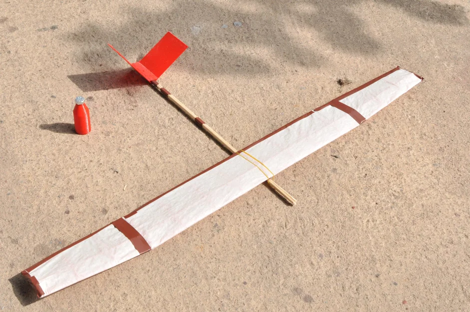 Glider V-5: Máy bay giấy bay tay với cánh bọc giấy - Image 15
