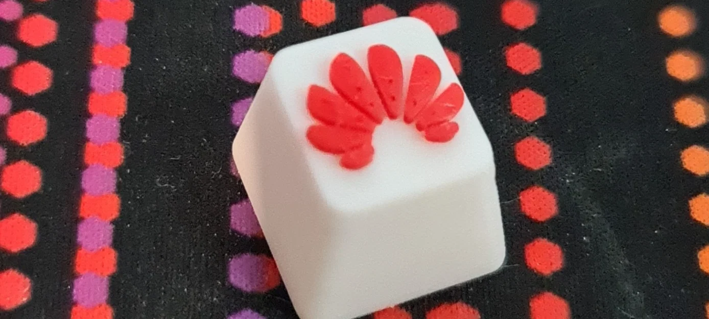 Móc phím Huawei in màu trắng và đỏ - Image 1