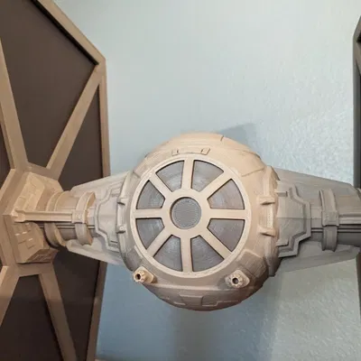 Mô hình TIE Fighter phóng to 250% của Rakoon Design